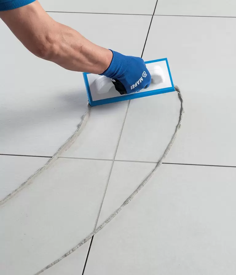 BOQUILLA ULTRACOLOR PLUS MAPEI